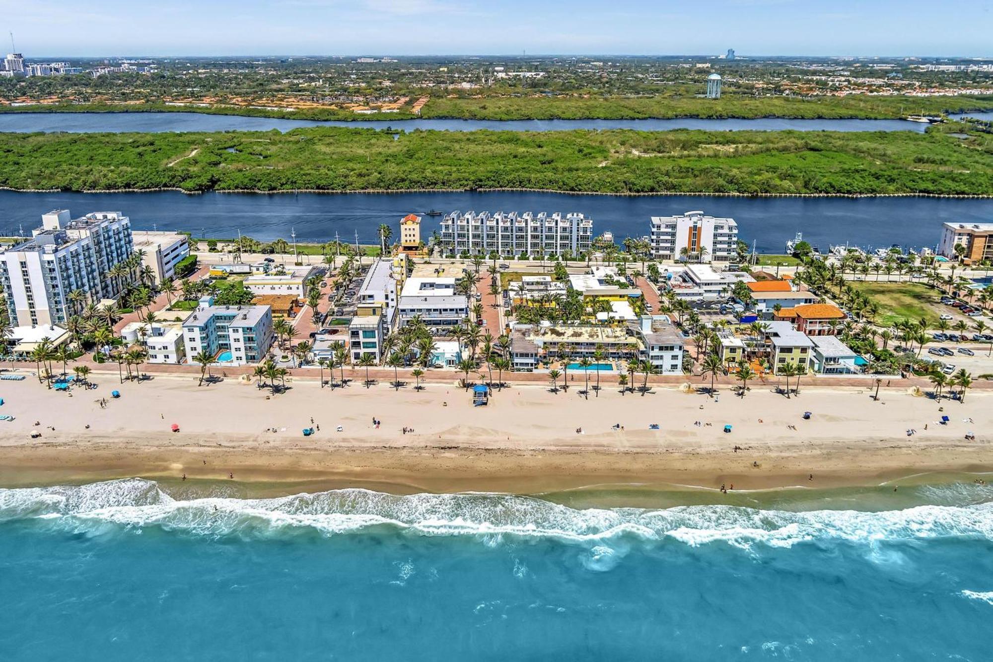 Beachfront & Pool Near Marriott
