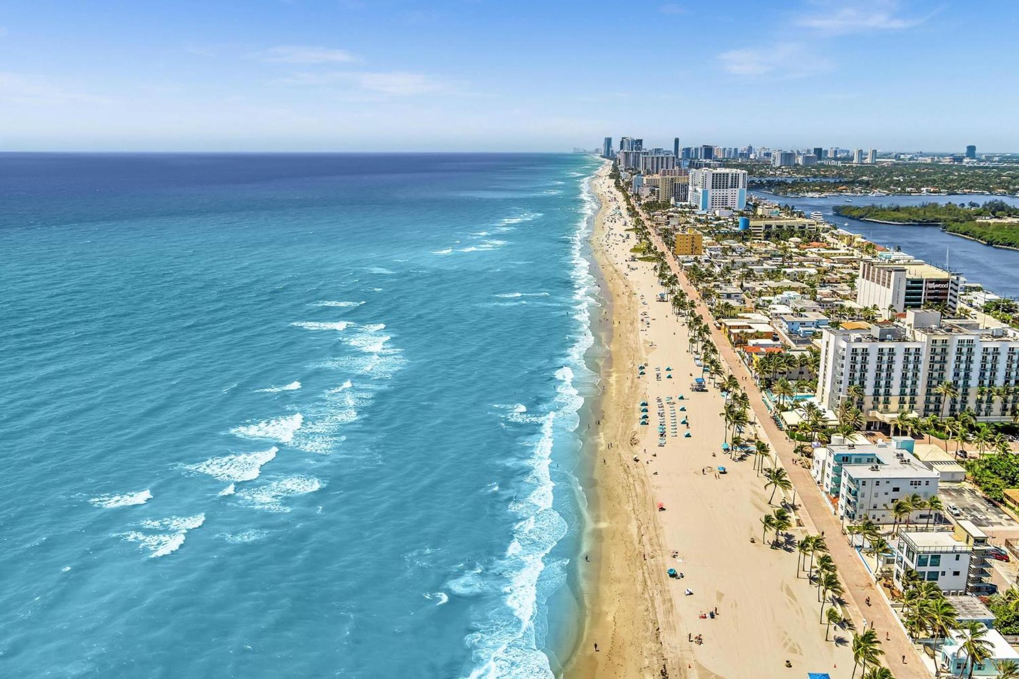 Beachfront & Pool Near Marriott Hollywood