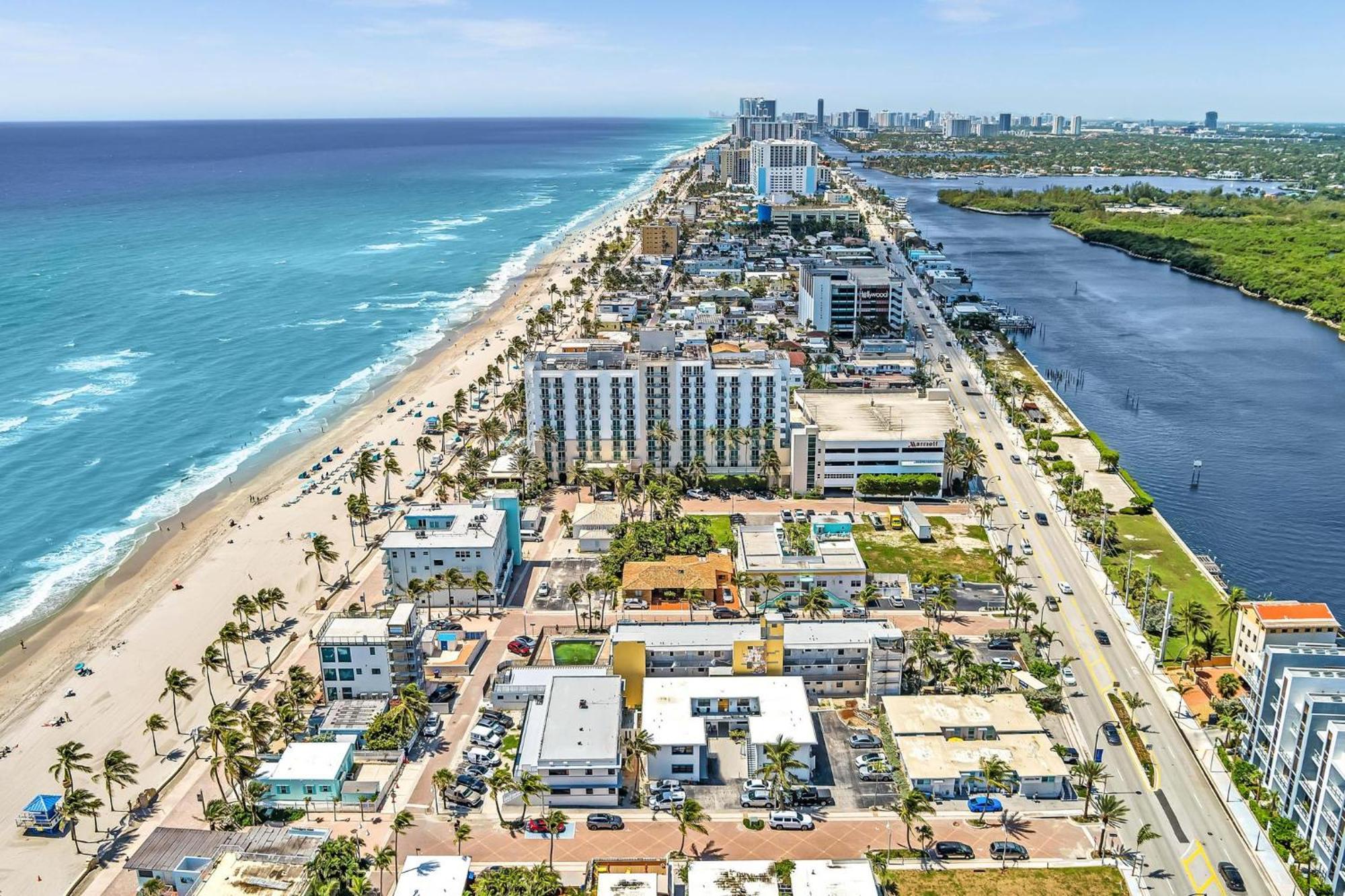 Beachfront & Pool Near Marriott