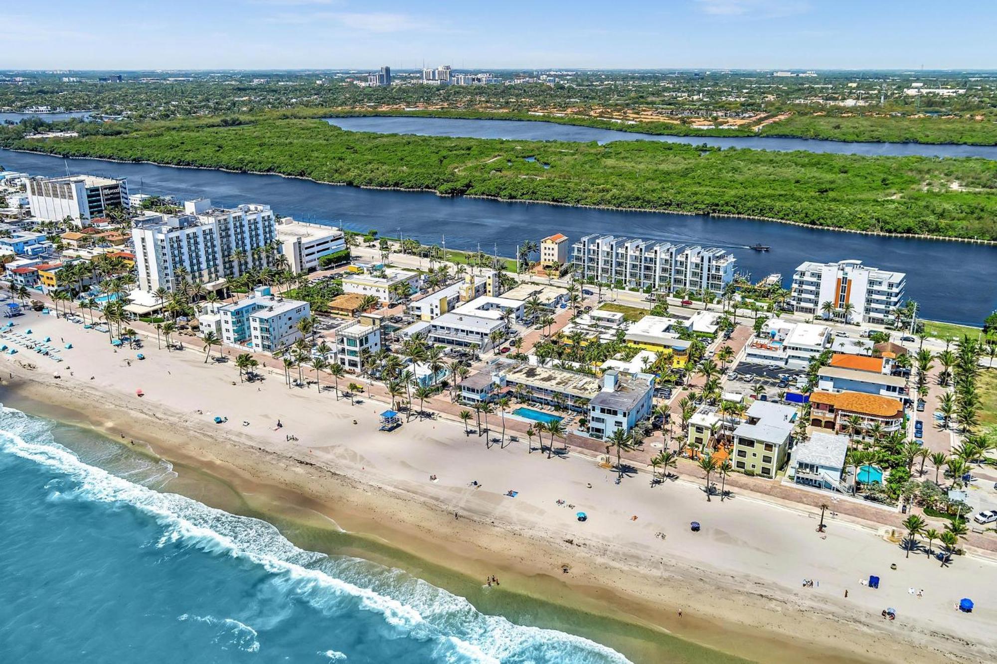 Beachfront & Pool Near Marriott * Hollywood